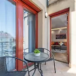 Ultra Central - New Modern Apartment